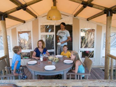 sunlodge-safari-tent-exterior-terrace-dining-area-4