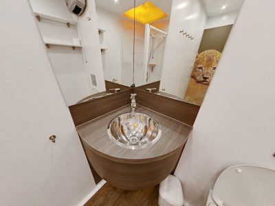 sunlodge-safari-tent-interior-bathroom-i-4