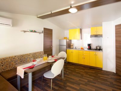 camping-medveja-premium-mobile-home-interior-living-room
