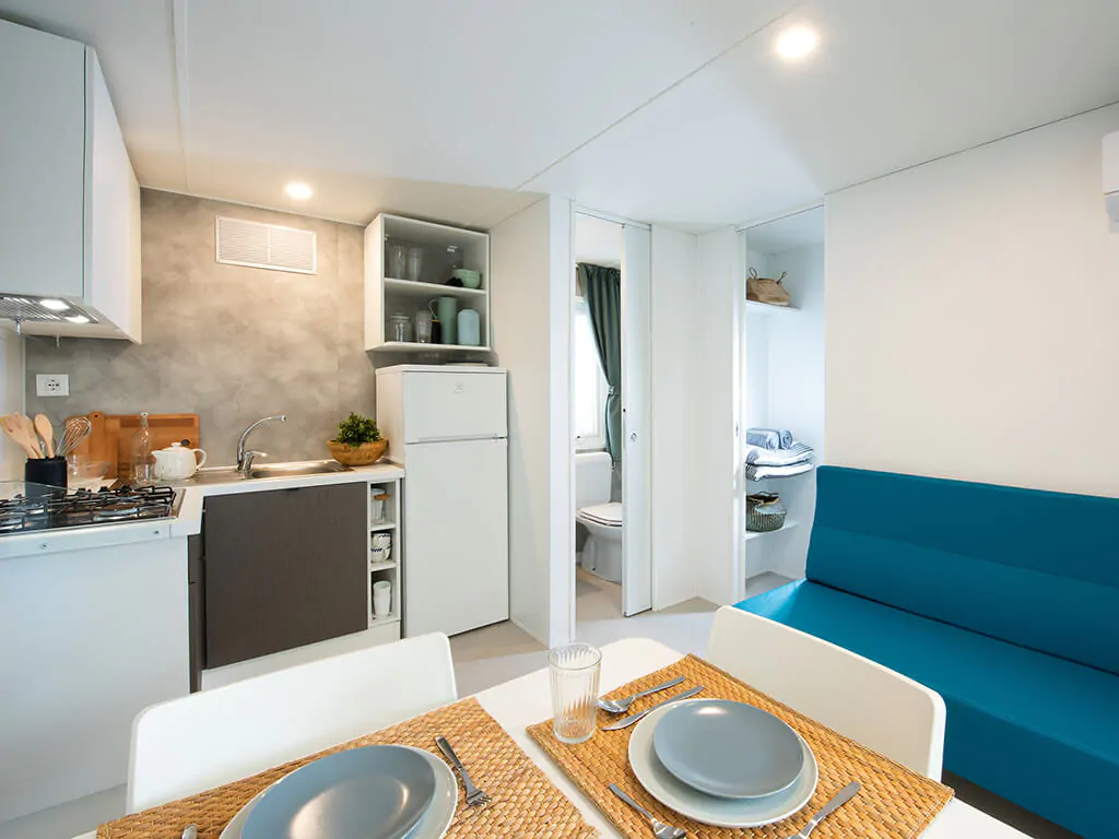 campsite-bivillage-mobile-home-comfort-interior-kitchen-living-room