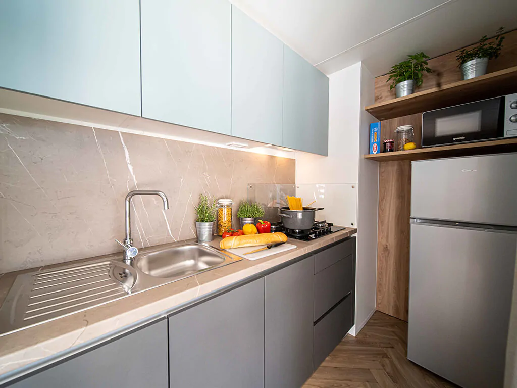 campsite-bivillage-mobile-home-premium-relax-interior-kitchen-i