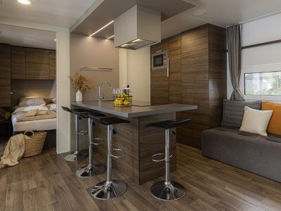 campsite-polidor-villa-superior-interior-kitchen-living-room