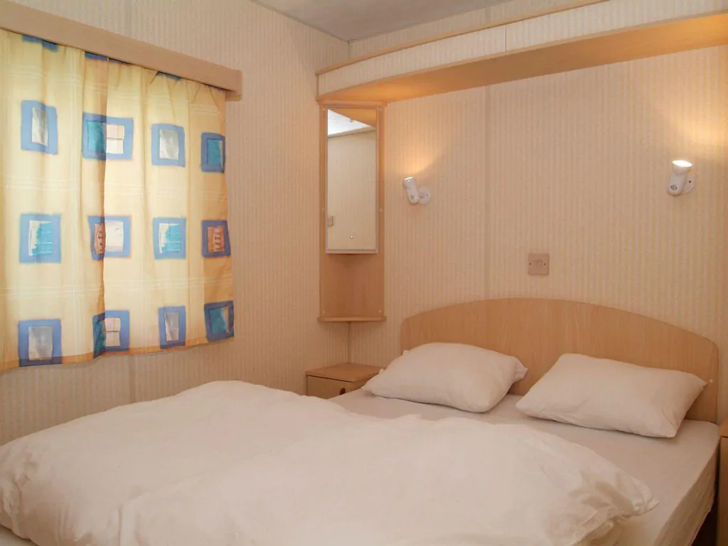 mobile-home-type-a-interiror-bedroom