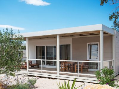 strasko-mobile-home-adria-superior-exterior-terrace-2