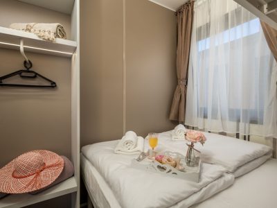 strasko-mobile-home-adria-superior-interior-bed-room-iii