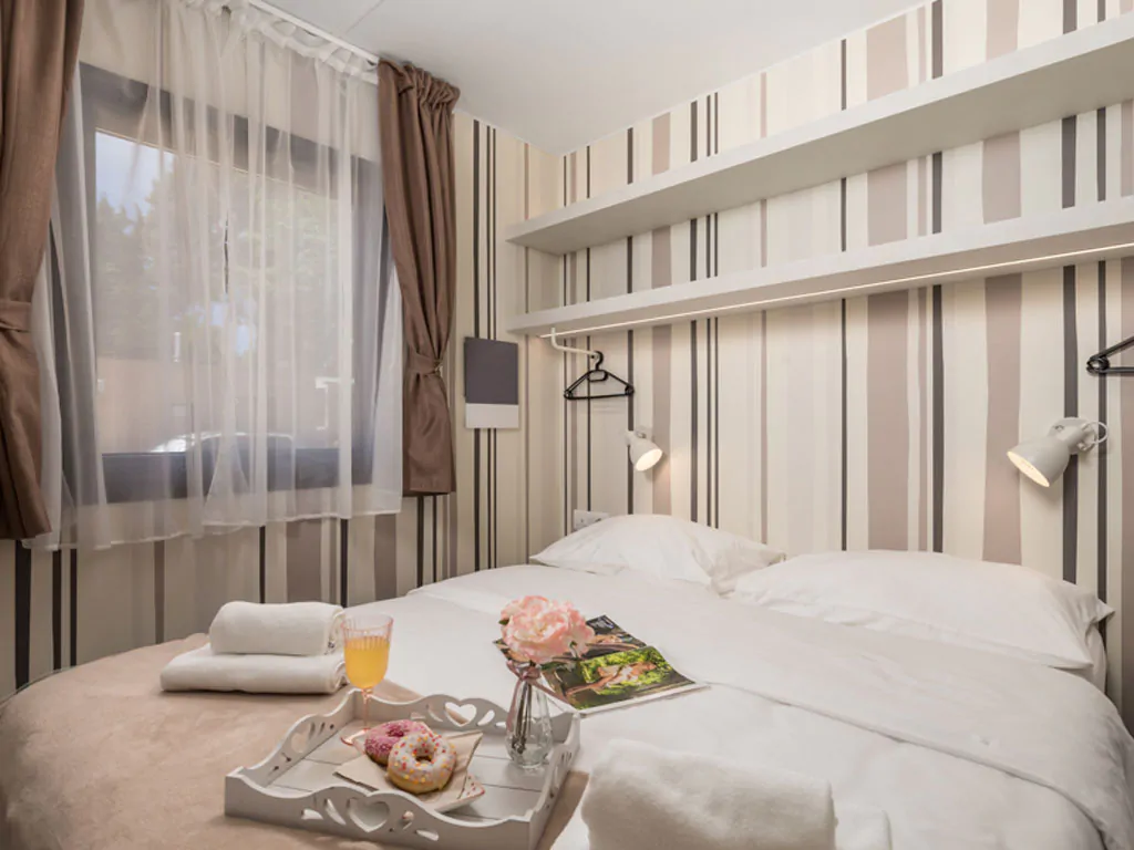 strasko-mobile-home-adria-superior-interior-bed-room-vi