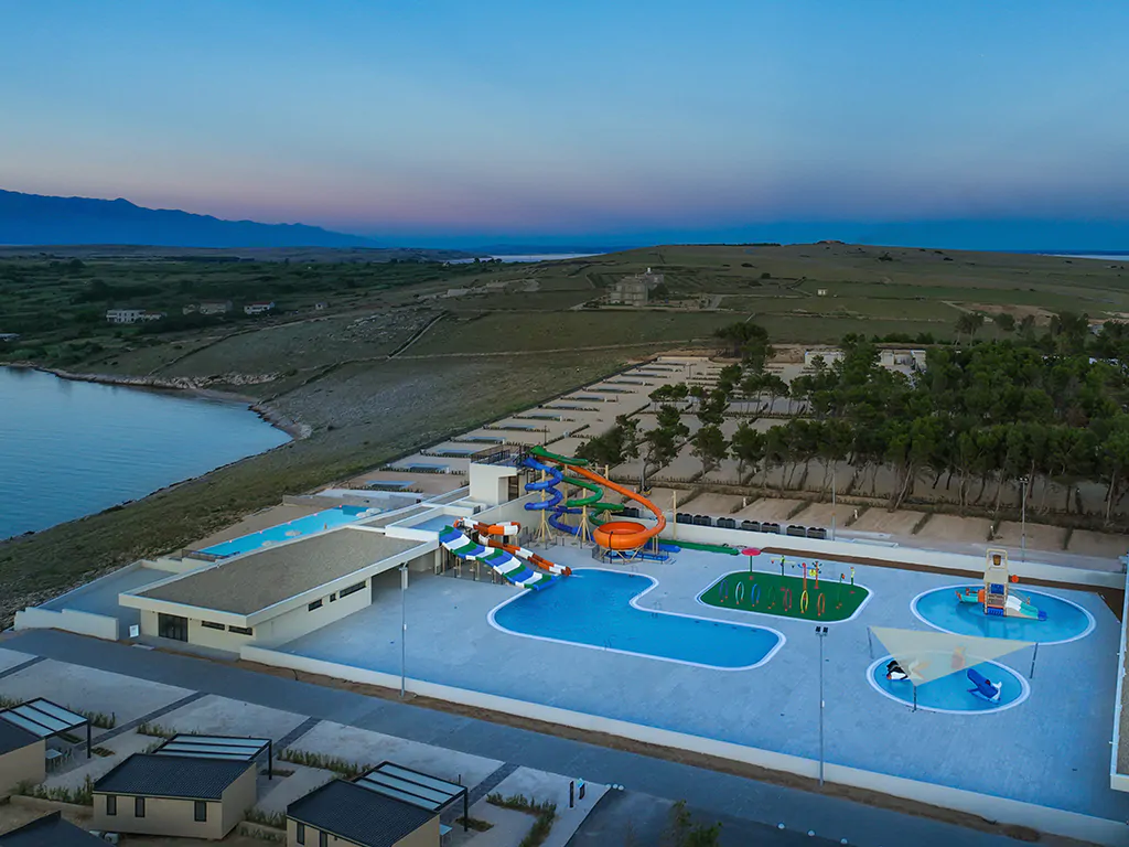 aminess-avalona-camping-resort-outdoor-pool