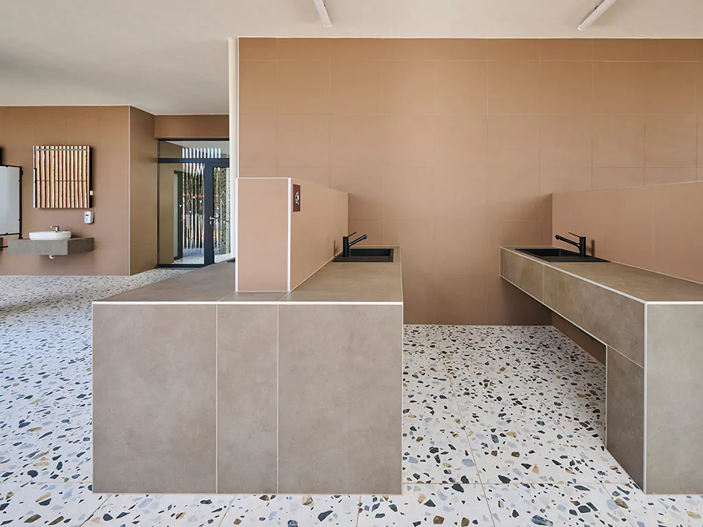 aminess-avalona-camping-resort-sanitary-corner