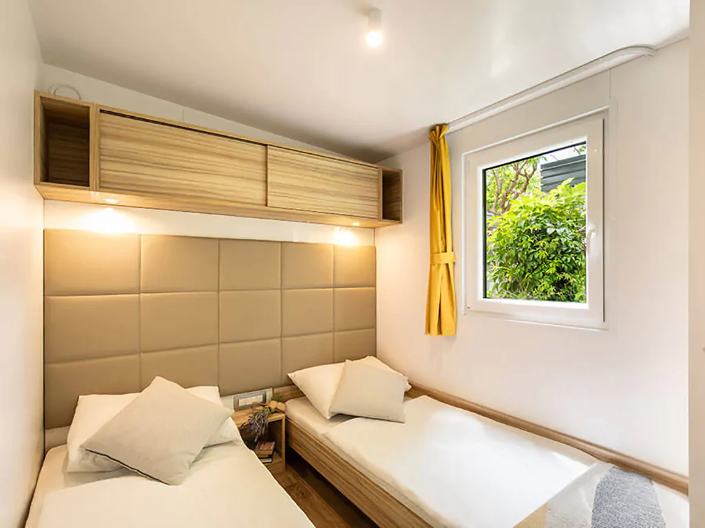 baska-beach-sunny-beach-home-for-4-2-interior-bedroom-single-beds
