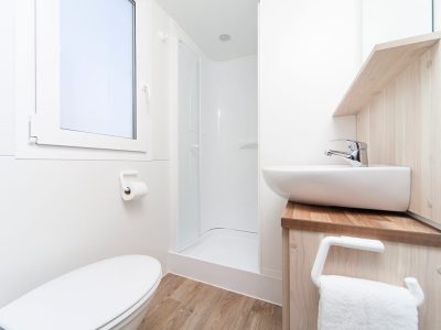 camping-paklenica-bluesun-bathroom-interior-in-mobile-homes-for-8