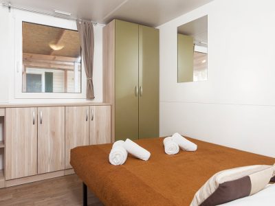camping-paklenica-bluesun-interior-of-bedroom-in-mobile-homes-for-8-i