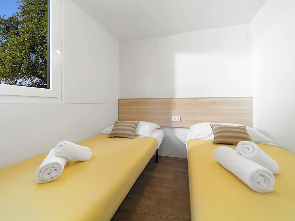 camping-paklenica-bluesun-interior-of-twin-room-in-mobile-homes-for-8