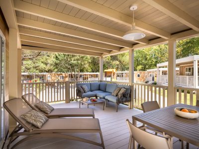 campsite-valkanela-mobile-home-forest-escape-exterior-terrace-i
