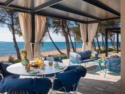 aminess-avalona-camping-resort-amber-sea-luxury-holiday-home-pool