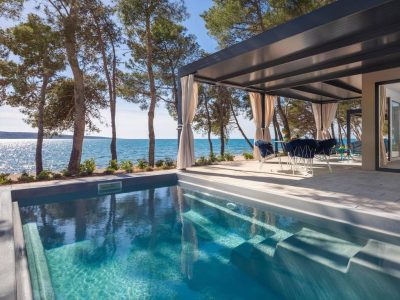 aminess-avalona-camping-resort-amber-sea-luxury-holiday-home-pool-sea-view
