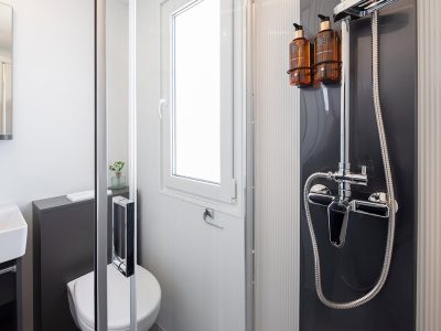 aminess-avalona-camping-resort-family-premium-holiday-home-bathroom-2