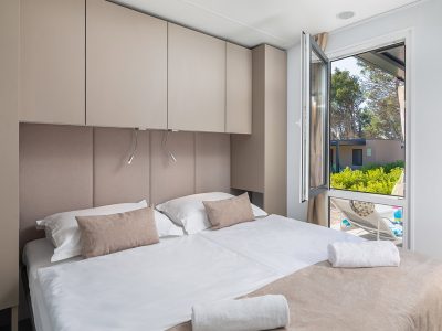 aminess-avalona-camping-resort-family-premium-holiday-home-interior-bedroom