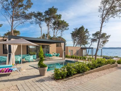 aminess-avalona-family-luxury-holiday-home-pool-sea-view