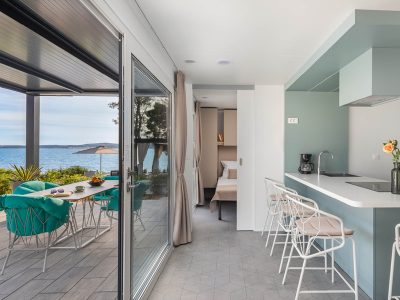 aminess-avalona-luxury-holiday-home-pool-sea-view-terrace-kitchen-2