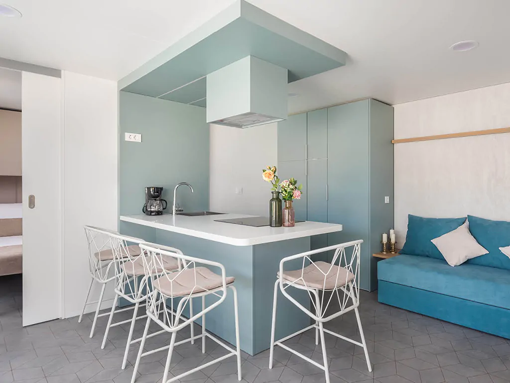 aminess-avalona-luxury-holiday-home-pool-sea-view-terrace-kitchen-i-2