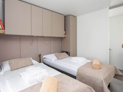 aminess-avalona-luxury-holiday-home-pool-single-beds-2
