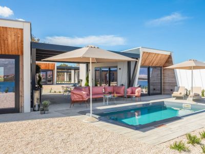 aminess-avalona-luxury-mare-glamping-villa-pool-exterior