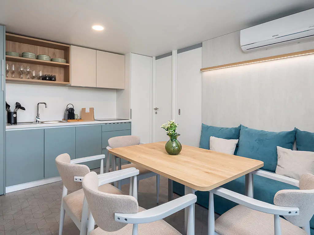 aminess-avalona-premium-holiday-home-interior-kitchen