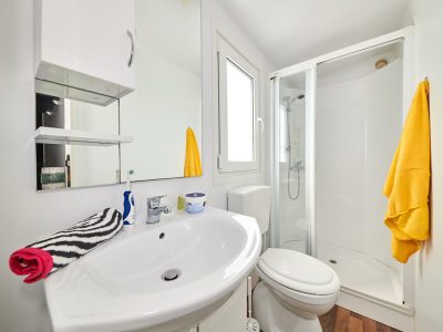 campsite-park-umag-mobile-home-lavanda-interior-bathroom