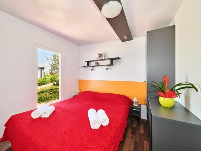 campsite-park-umag-mobile-home-lavanda-interior-bedroom