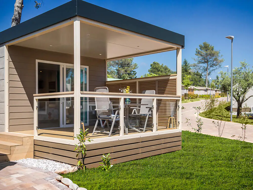 campsite-santa-marina-mobile-home-romantic-suite-exterior