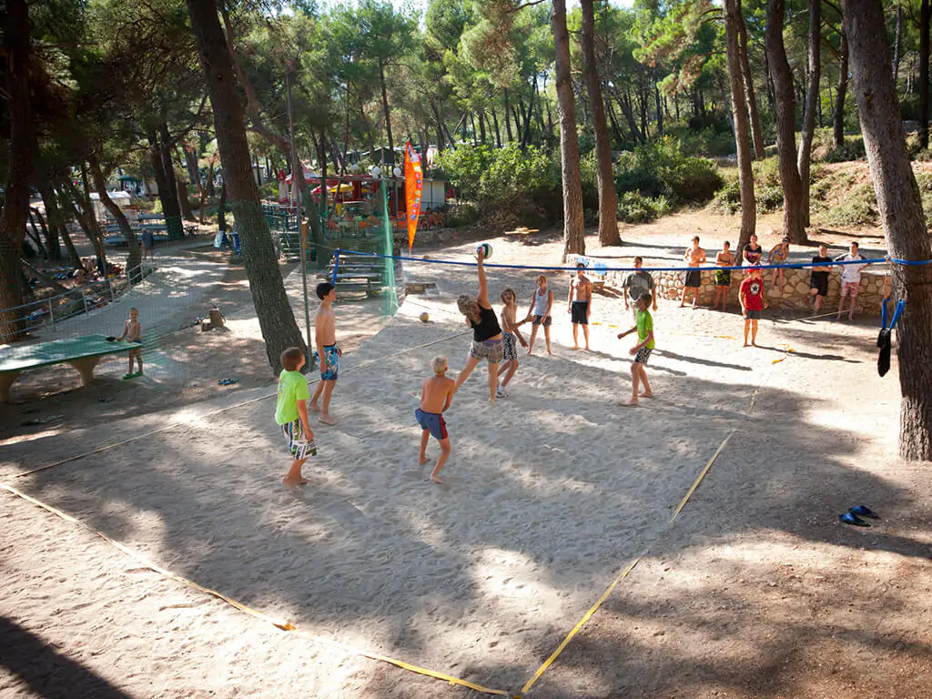 campsite-cikat-beach-volley-summer-games-sport-activities