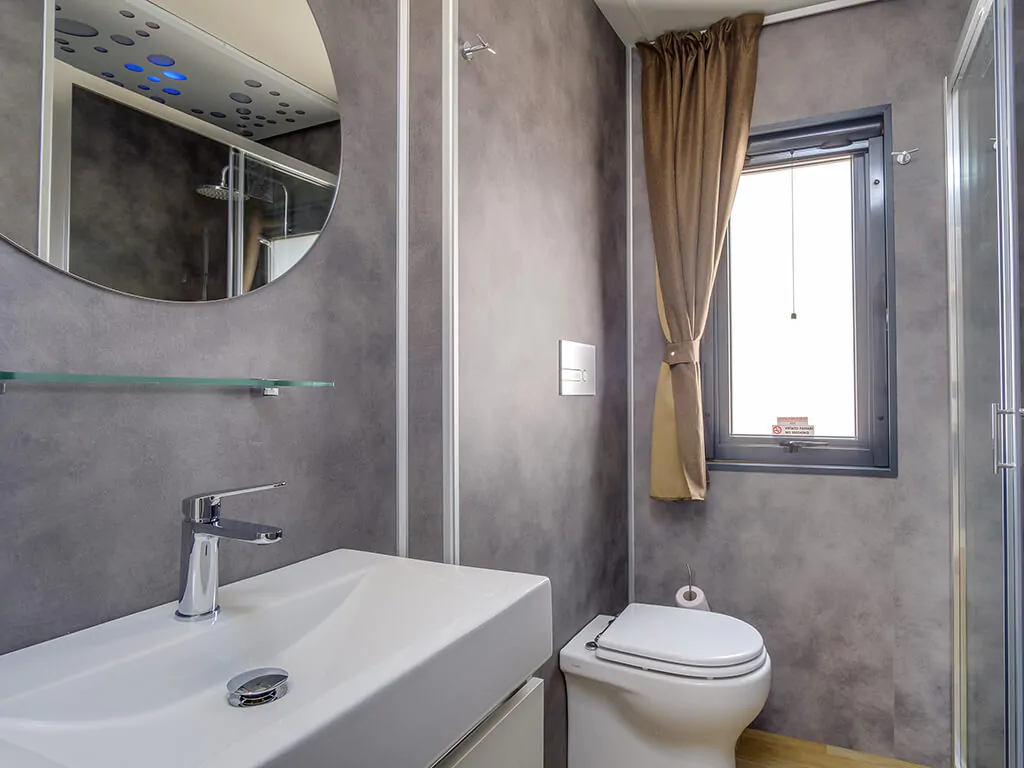 campsite-cikat-mobile-home-easy-freedhome-bathroom