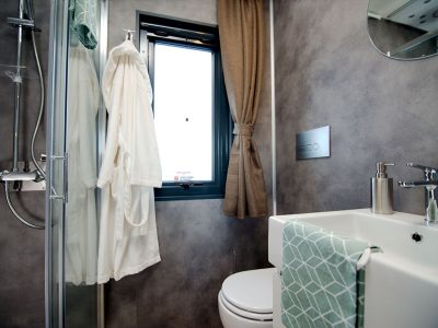 campsite-cikatmobile-home-easy-freedhome-interior-bathroom