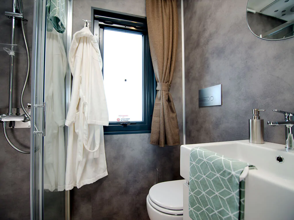 campsite-cikatmobile-home-easy-freedhome-interior-bathroom