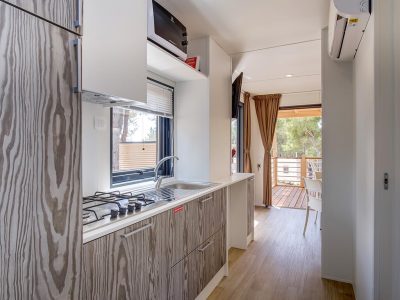 campsite-cikatmobile-home-easy-freedhome-interior-kitchen-living-room
