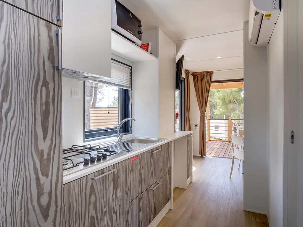 campsite-cikatmobile-home-easy-freedhome-interior-kitchen-living-room