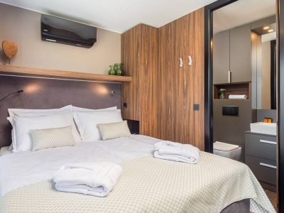luxury-glamping-villa-pool-interior-bedroom