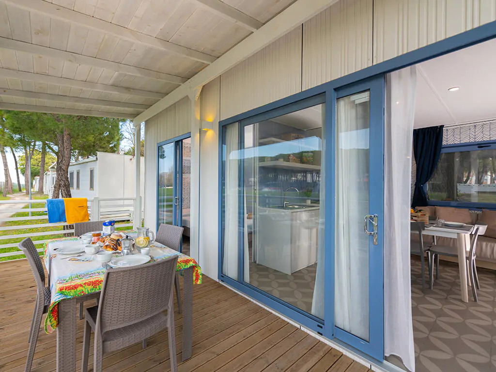 campsite-cenesatico-mobile-home-venere-exterior-terrace