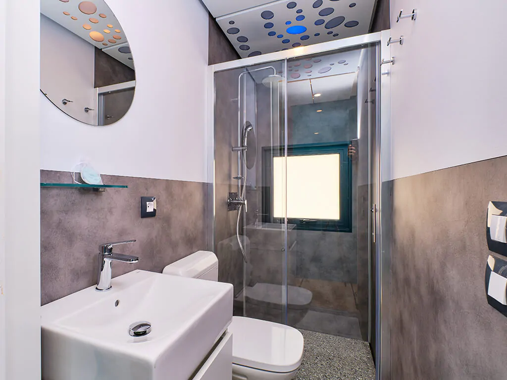 campsite-slatina-mobile-home-interior-bathroom