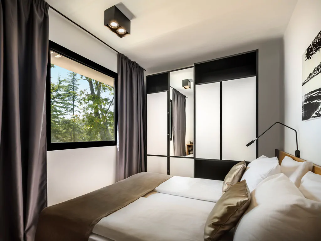 14_aminess_gaia_green_villas_pinus_villas_pinus_bedroom