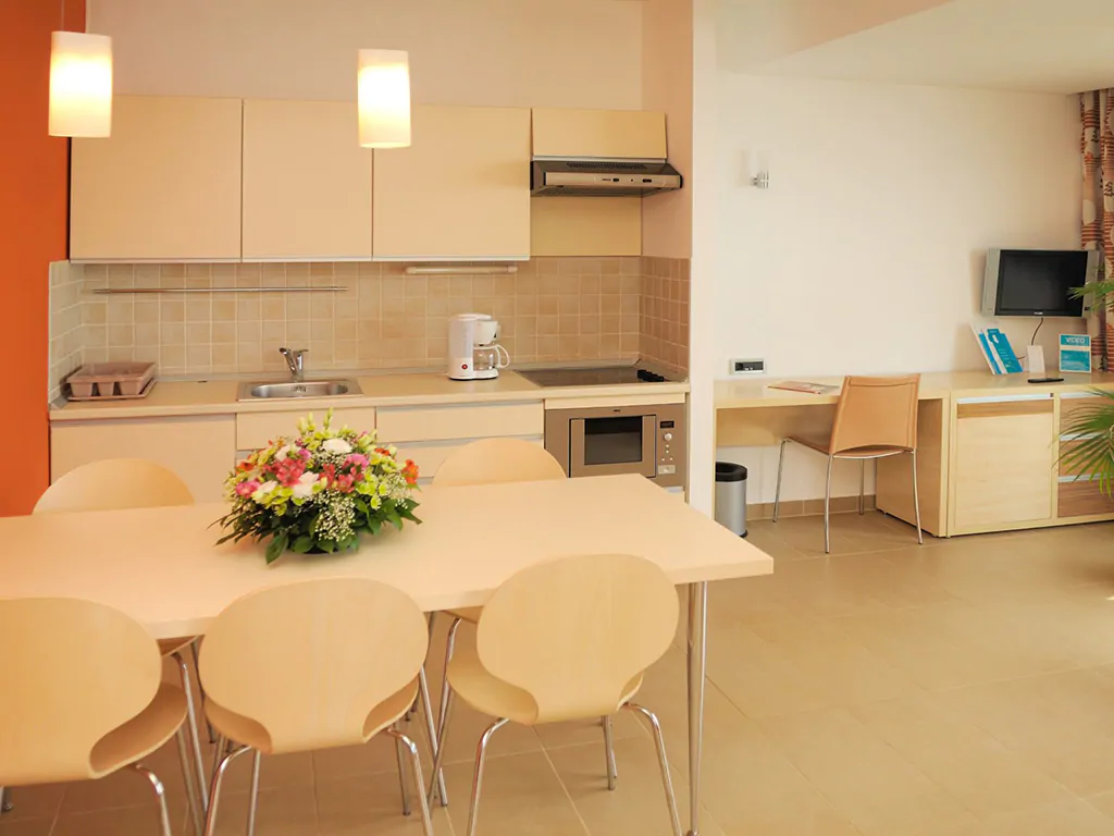 campsite-porto-sole-apartments-6-persons-living-room-i