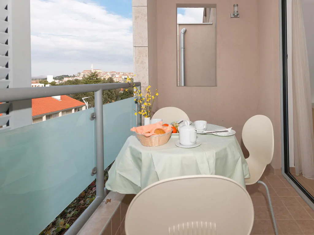 campsite-porto-sole-apartments-superior-5-persons-balcony