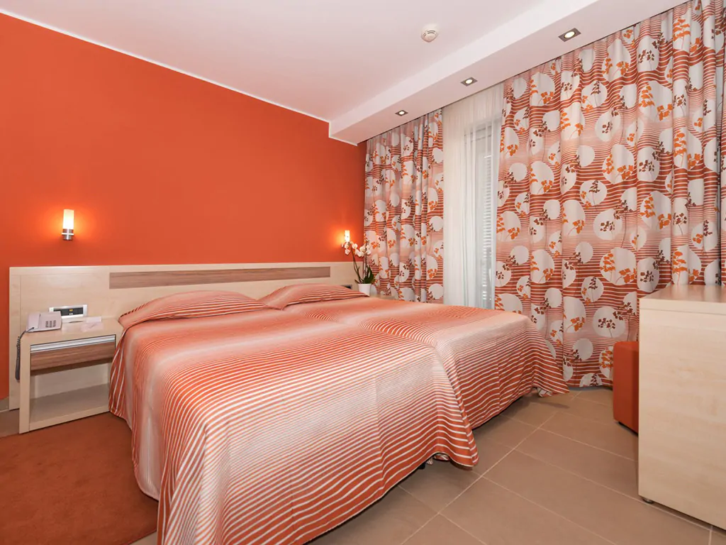 campsite-porto-sole-apartments-superior-5-persons-bedroom