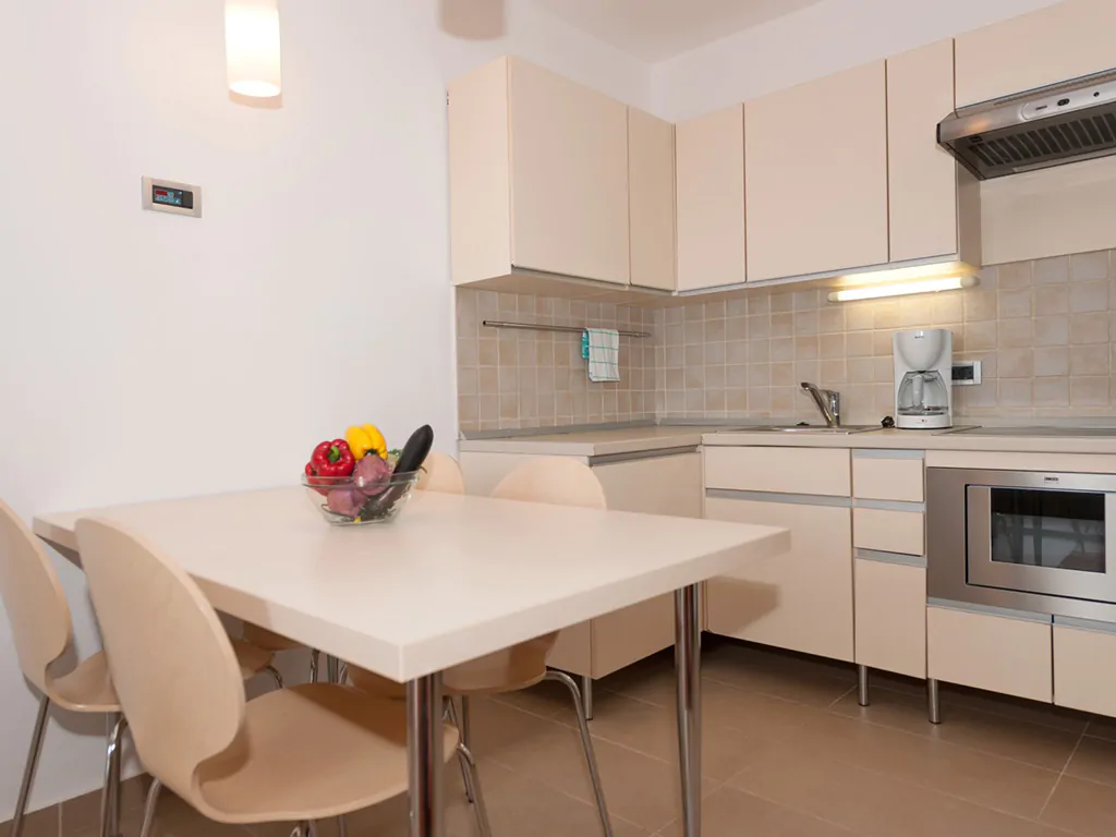 campsite-porto-sole-apartments-superior-kitchen