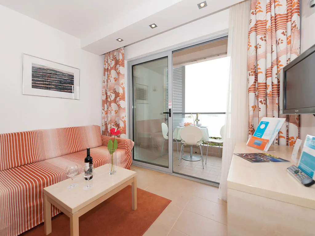 campsite-porto-sole-apartments-superior-living-room