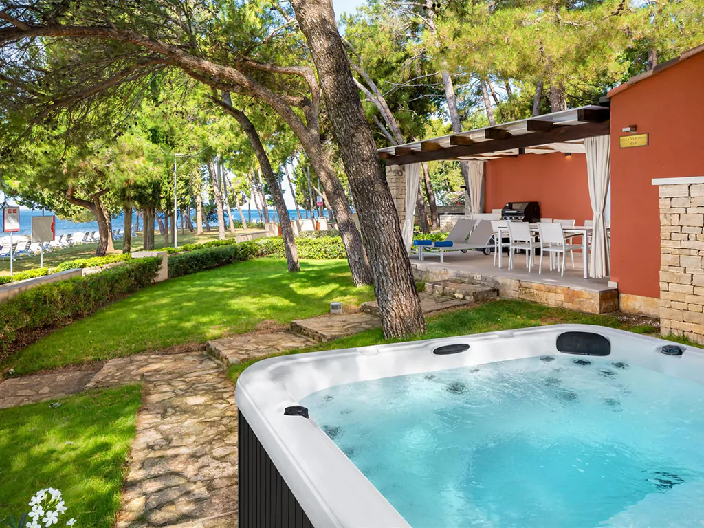 istrian-villas-resort-premium-villa-sea-side-exterior-jacuzzi