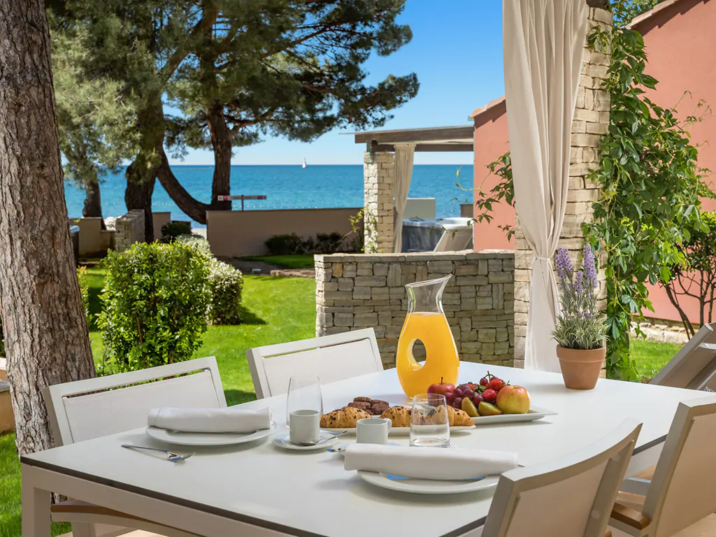 istrian-villas-resort-superior-villa-exterior-terrace-breakfast