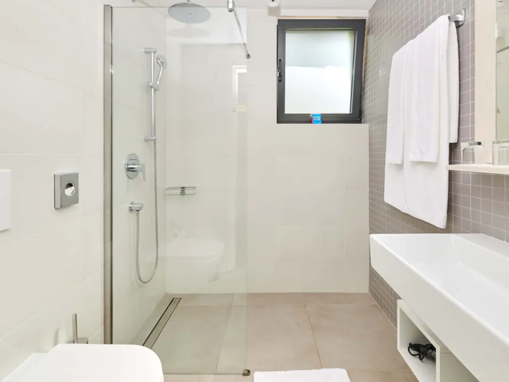villas-bellevue-resort-classic-villa-plus-interior-bathroom