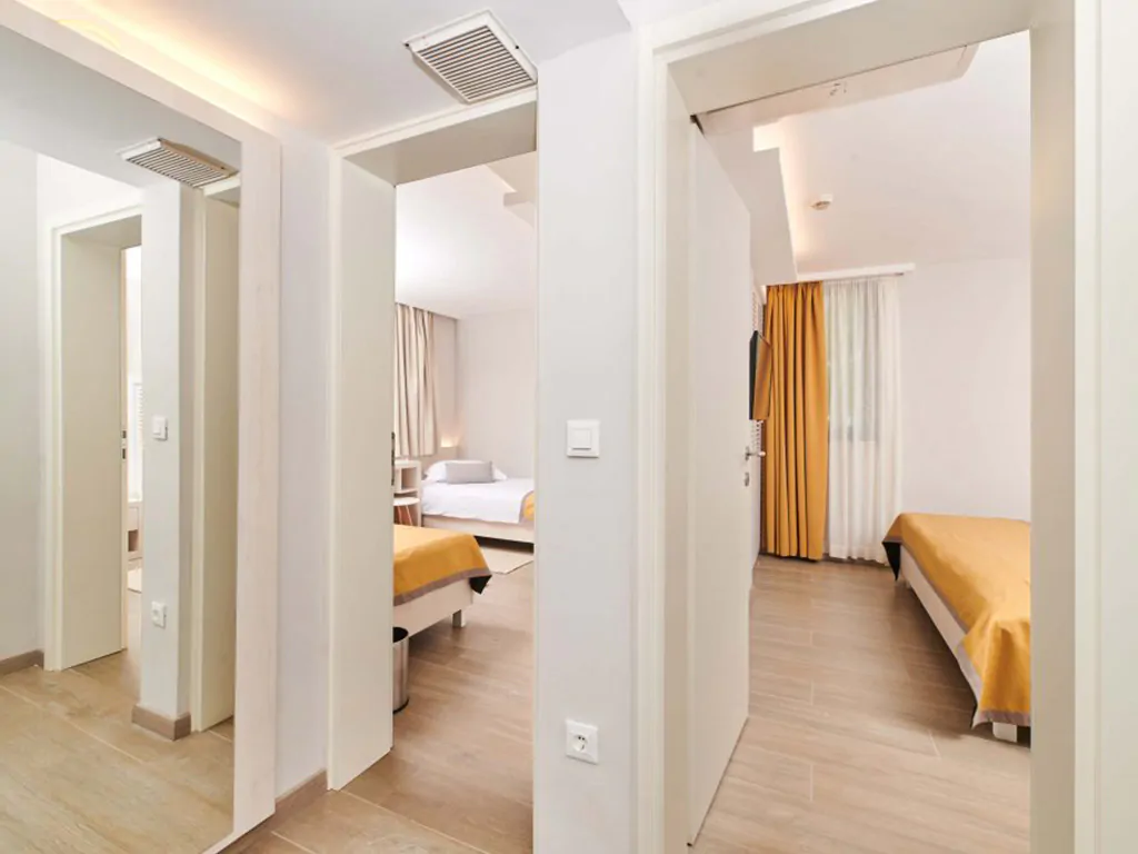 villas-bellevue-resort-classic-villa-plus-interior-hallway