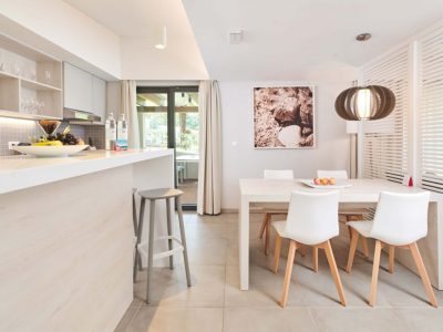 villas-bellevue-resort-classic-villa-plus-interior-kitchen
